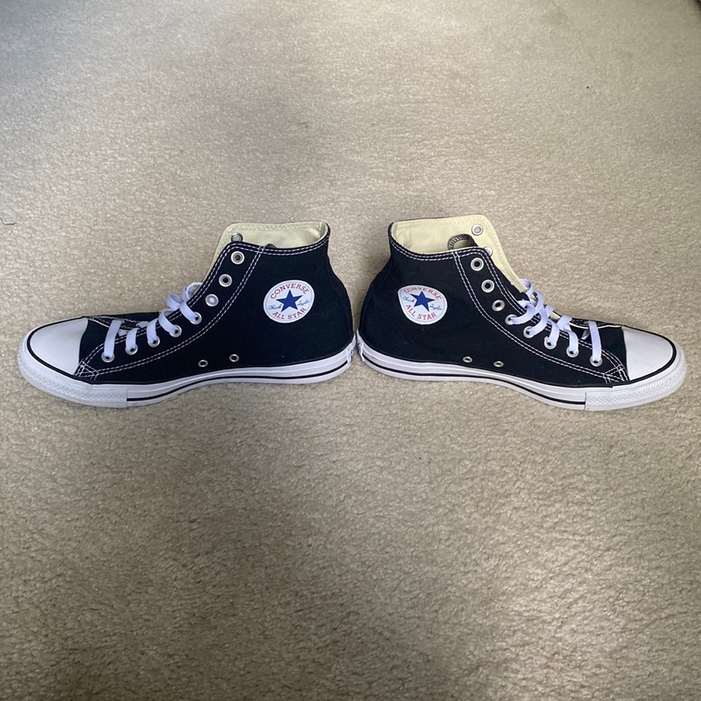 Converse chuck taylor size 10 mens shoe- worn one time